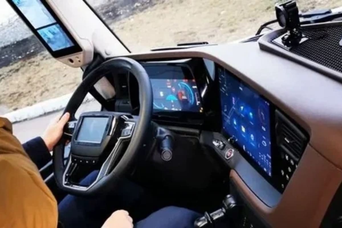 Завершился первый этап конкурса ДИЗАЙН МОЛОДЫХ/YOUNG DESIGN 2025: Номинация СИНЕРГИЯ (спецтрек от КАМАЗа)